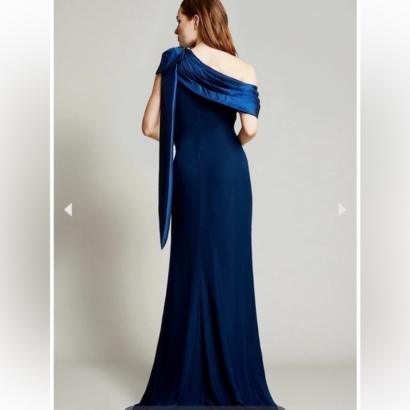 Tadashi Shoii Taffeta Bow One Shoulder Crepe Gown NWT - Picture 16 of 16